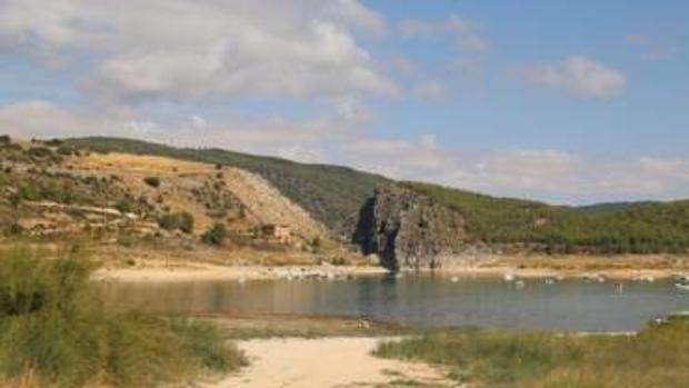 Los ribereños lamentan que los pantanos de la cabecera del Tajo entren en nivel 3