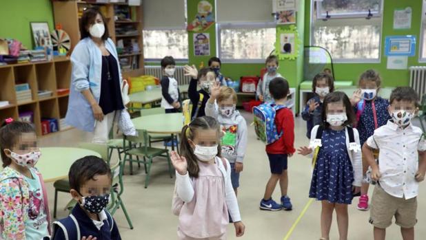 El curso se inicia en Infantil y Primaria con la oposición de padres y profesores a los grupos burbuja