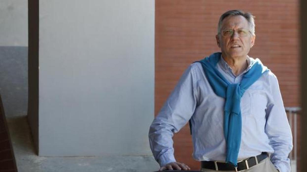 La UPV concede la condición de emérito a Francisco Llera, el profesor que combatió la doctrina de ETA desde las aulas