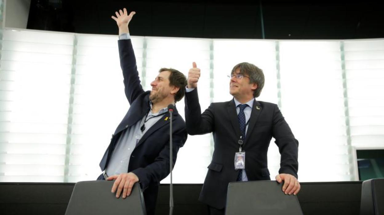 Toni Comín y Carles Puigdemont, en el Parlamento Europeo