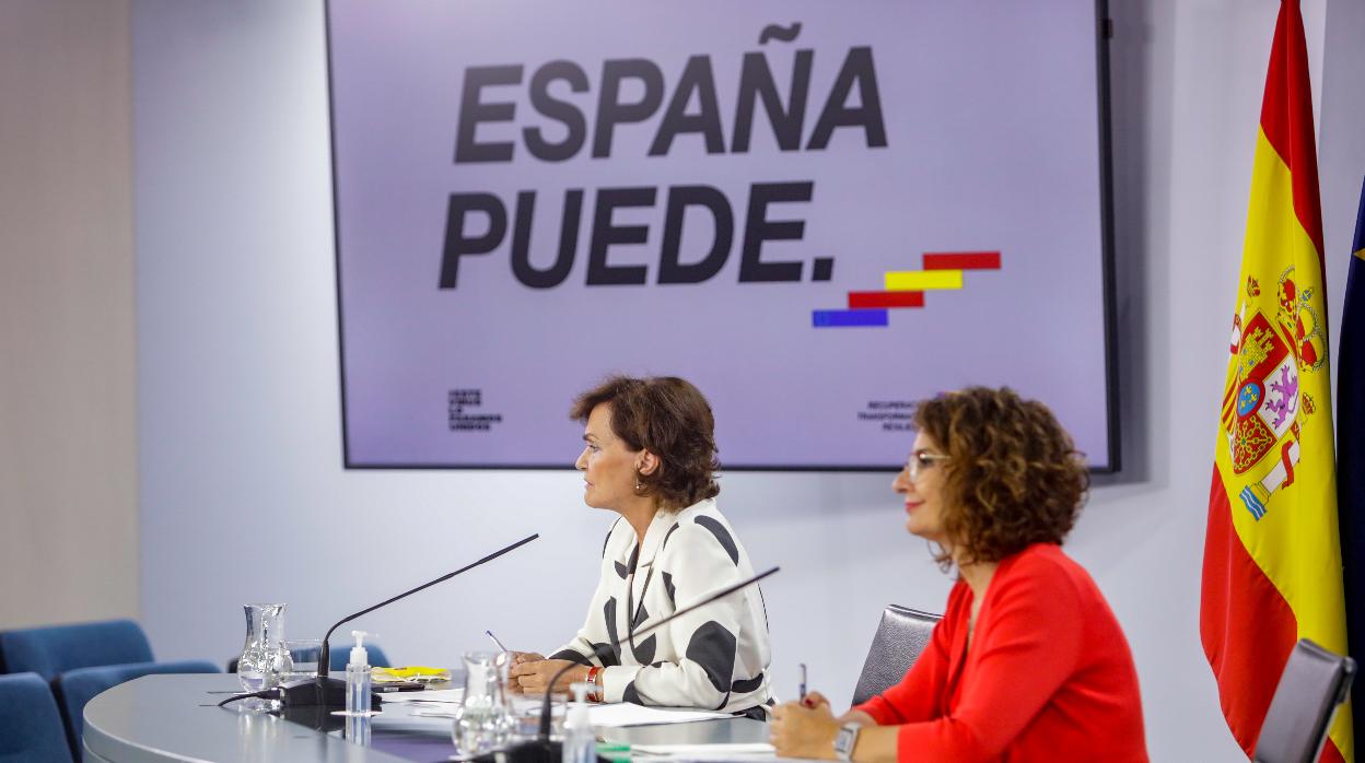 Carmen Calvo y María Jesús Montero