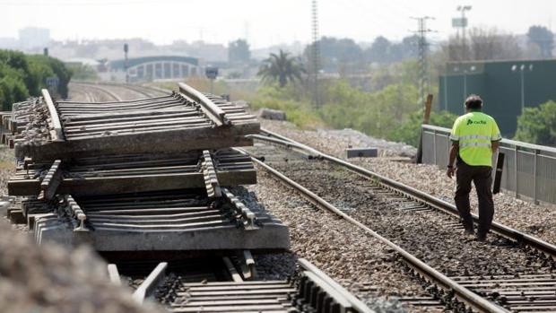 El viaje en tren de Valencia a Castellón es hoy 15 minutos más largo que hace 30 años