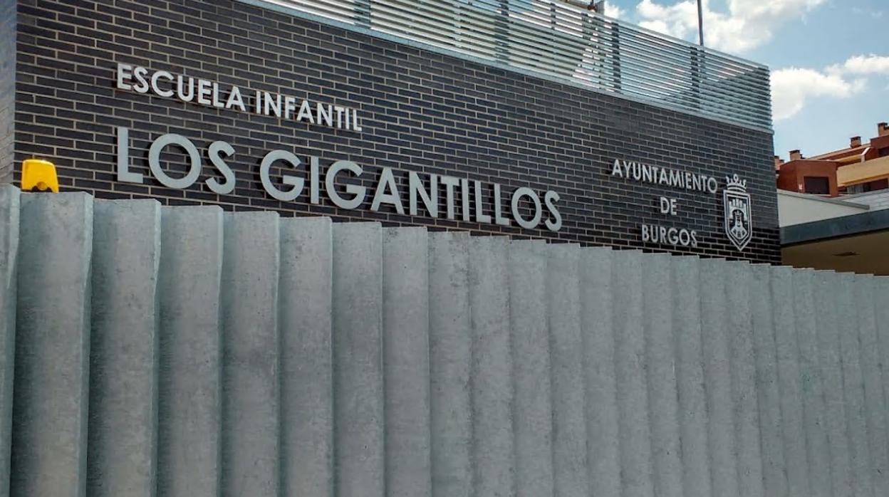 Cierran otro aula de la escuela infantil «Los Gigantillos» al dar también positivo la profesora de apoyo