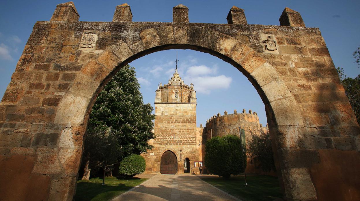 Estas rutas turísticas transcurren por los camiones que en la Edad Media conectaban el monaserio de Veruela (en la imagen) y las localidades de su entorno