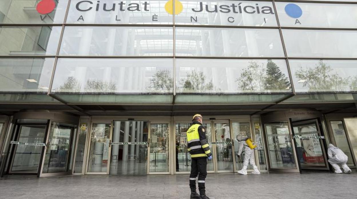 Entrada a la Ciudad de la Juticia en Valencia, donde se celebrará el juicio