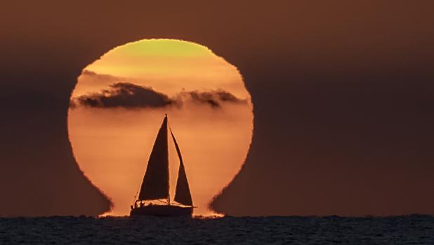 La foto del día de la NASA: este espectacular amanecer desde Cullera