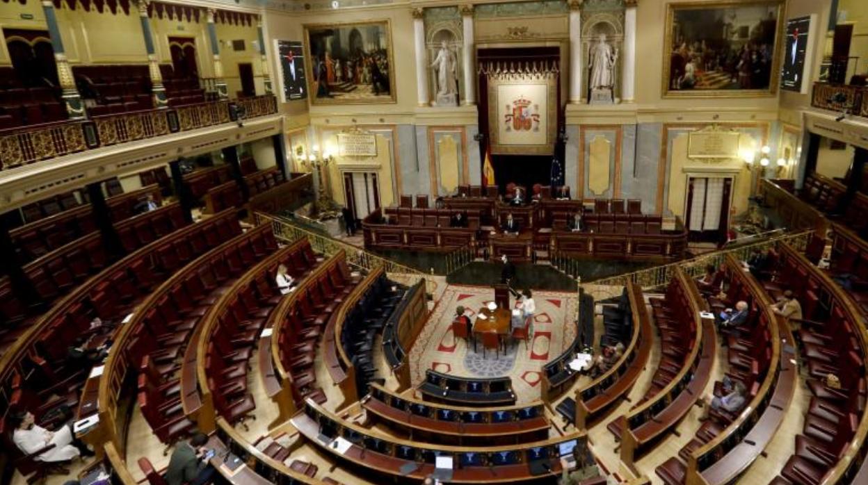 Las Cortes aprueban un nuevo código ético que limita los regalos a diputados y senadores