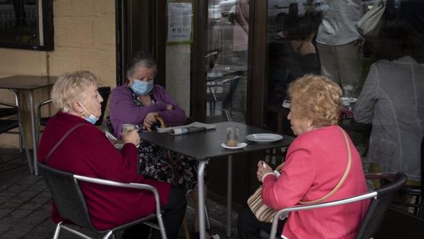 La Comunidad de Madrid mira con lupa los aforos de la restauración y no descarta imponer nuevas medidas