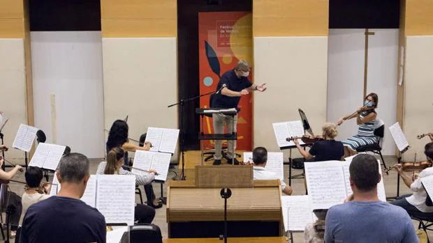 Formato de cámara y coros reducidos en la nueva temporada de la Orcam en el Auditorio Nacional