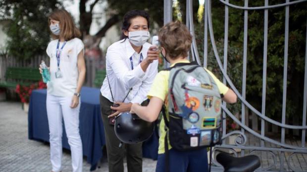 Más de 15.100 alumnos están confinados por Covid en Cataluña once días después del inicio del curso escolar