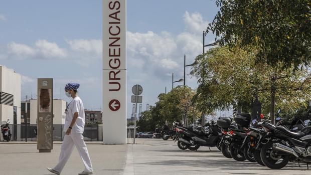 Rescatan a una bebé de 21 meses a punto de ahogarse tras caer a una piscina en Valencia