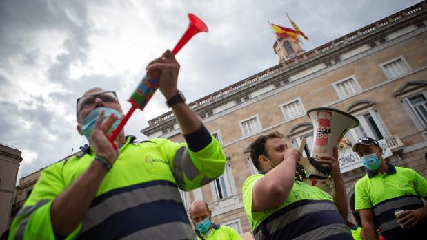 Trabajadores de Acciona bloquean entrada a planta de Nissan en Barcelona