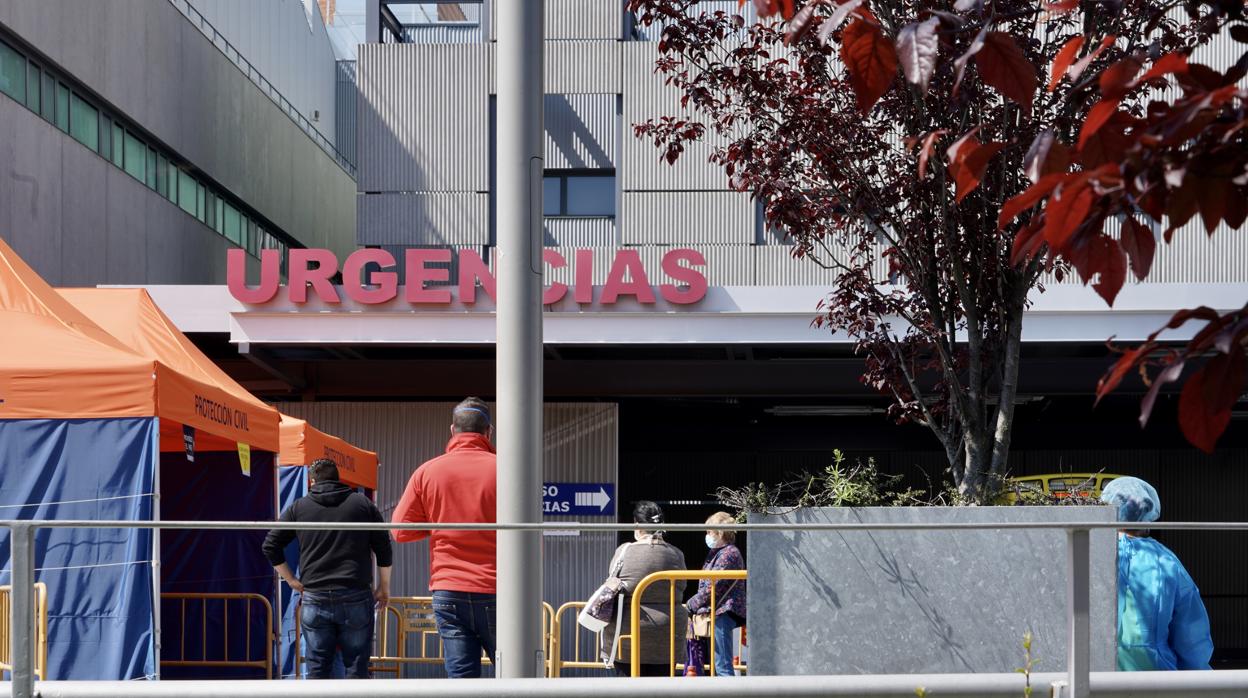 El Hospital Clínico de Valladolid ha tenido que recurrir ya a las UCIs extendidas