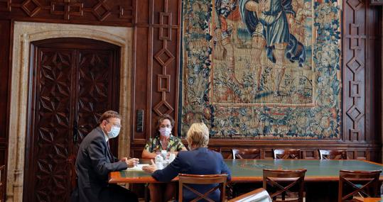 Imagen del presidente Puig y la consellera Barceló junto a la recién nombrada Comisionada de Atención Primaria y Comunitaria del Sistema Valenciano de Salud, María José Lloria