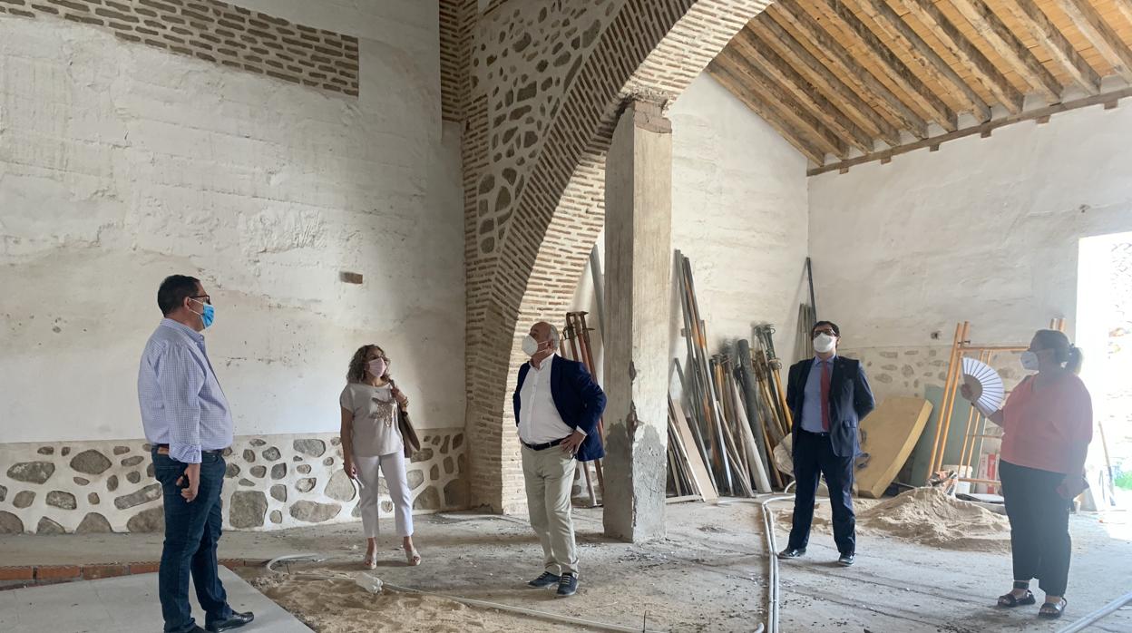 El delegado de la Junta en Toledo, Javier Úbeda, ha visitado las obras