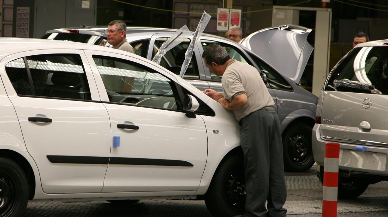 El desplome de las ventas afecta de lleno a la industria del motor, que tiene mucho peso en la economía aragonesa