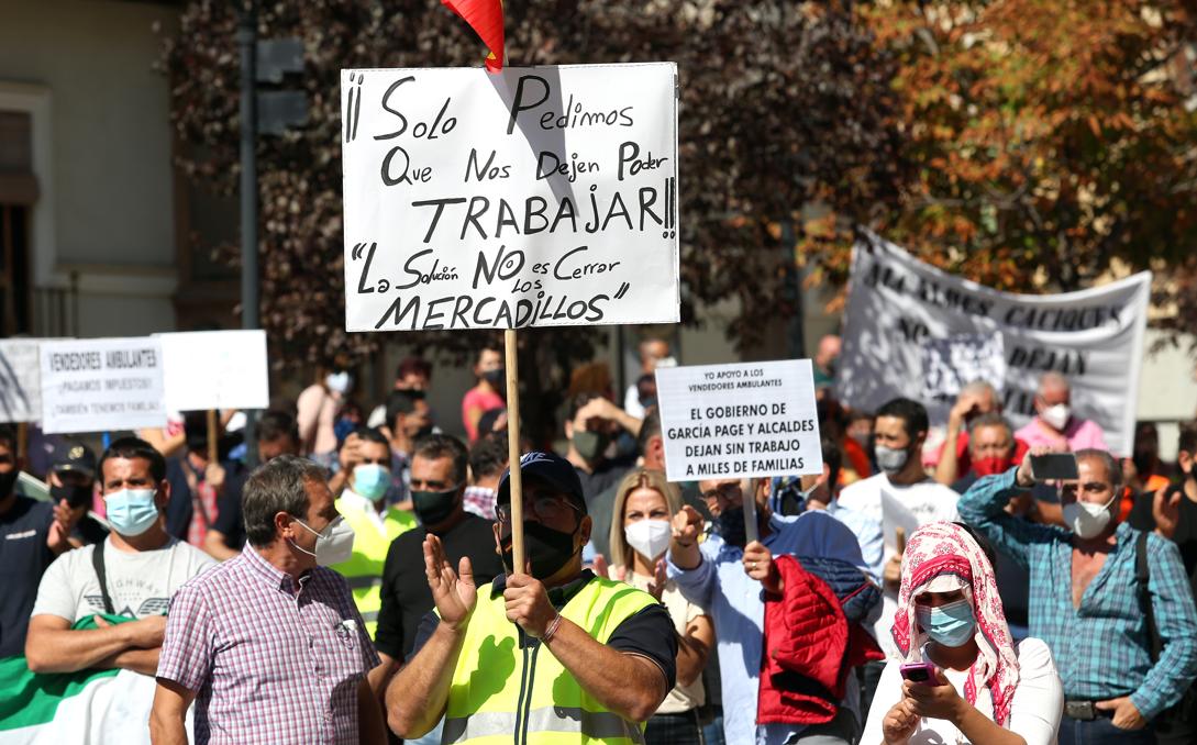 Los vendedores aseguran que en Castilla-La Mancha hay más de 2.000 familias a las que están afectando las restricciones en los mercadillos