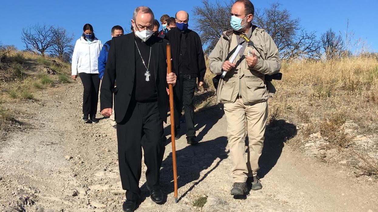 El arzobispo de Toledo, durante el recorrido