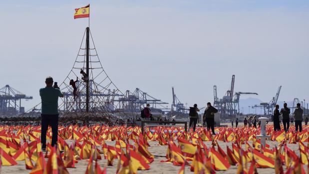 «Estamos estudiando realizar más homenajes a las víctimas del coronavirus en toda España»