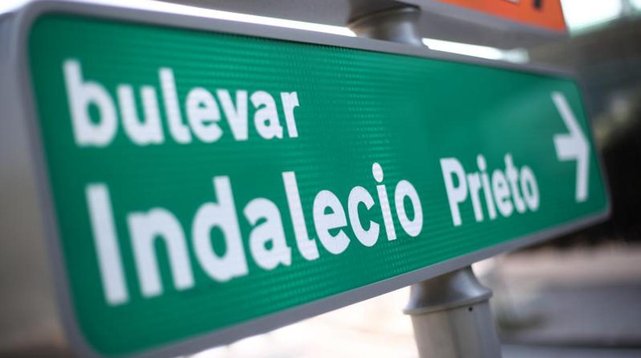 El cartel del bulevar Indalecio Prieto que será retirado