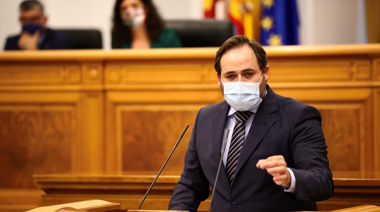 Paco Núñez durante su intervención en las Cortes regionales