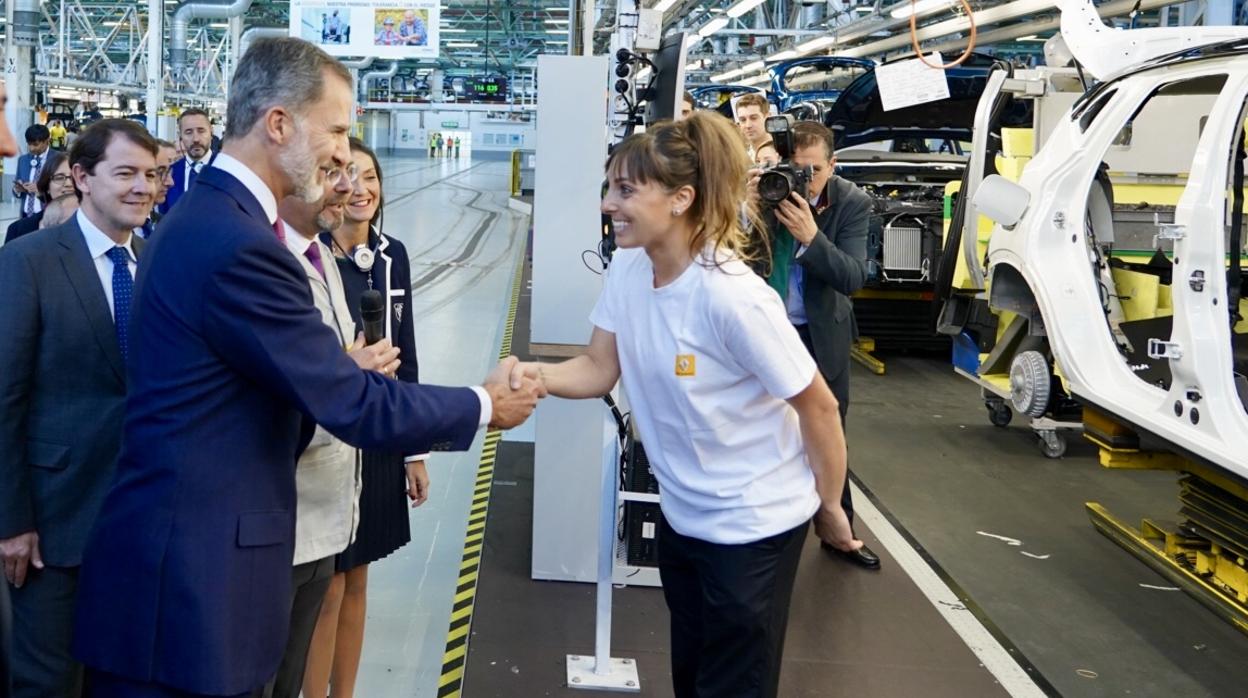 Visita de Felipe VI a la planta de Renault en Valladolid en octubre de 2019