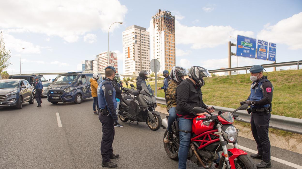 Control policial a la salida de Madrid