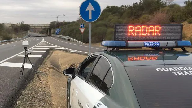 Detenido en Salamanca el conductor de un vehículo que circualaba a 224 kilómetros por hora por la A-62