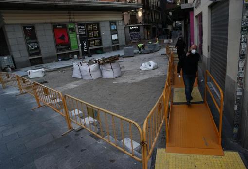 Las losas levantadas en la confluencia de Preciados con la plaza del Callao