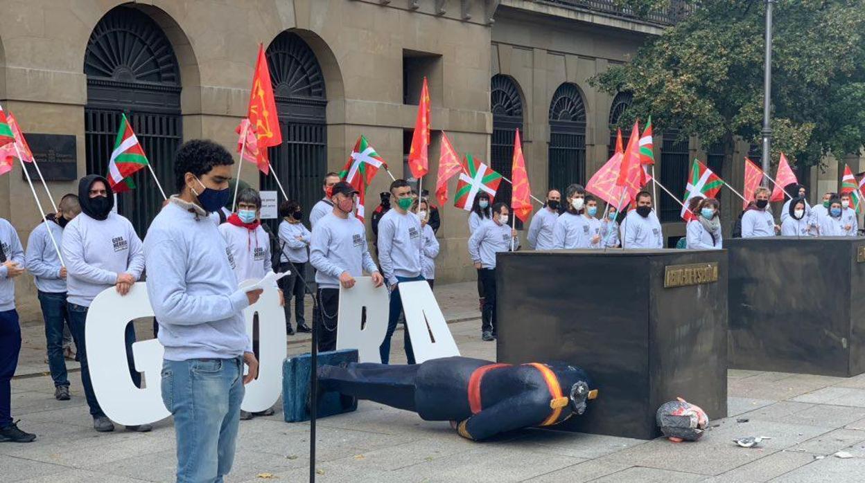 Imagen de los actos realizados por la izquierda abertzale delante del Gobierno de Navarra