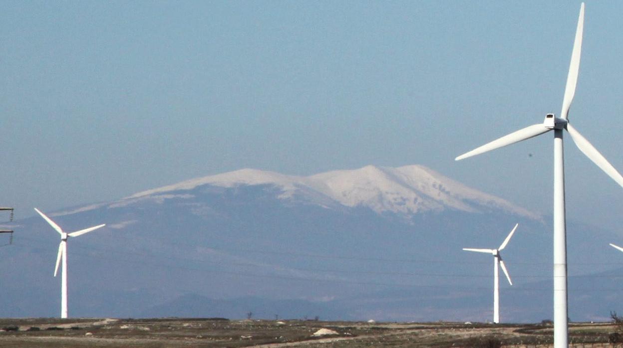 La cumbre del Moncayo está en una zona de intensa actividad aérea militar