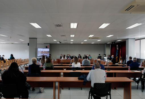 Imagen del jurado en la sala Tirant de la Ciudad de la Justicia de Valencia