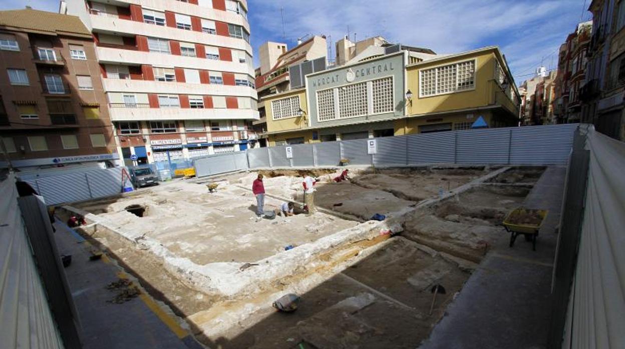 Catas arqueológicas en el solar del Mercado central de Elche