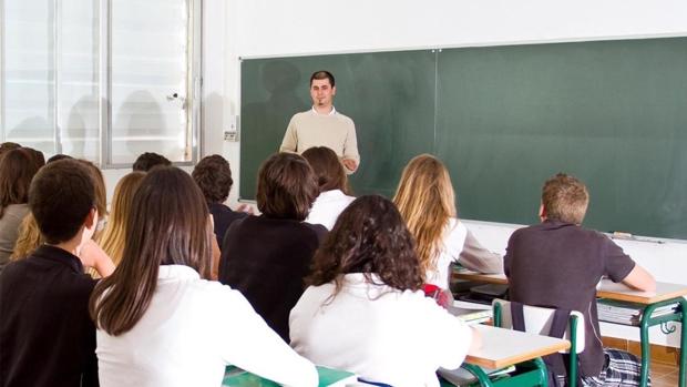 Educación presenta una oferta de 1.200 plazas de Enseñanzas Medias a la Mesa Sectorial