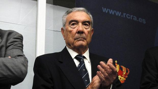 Fallece el histórico presidente del Club de Regatas de Alicante Máximo Caturla