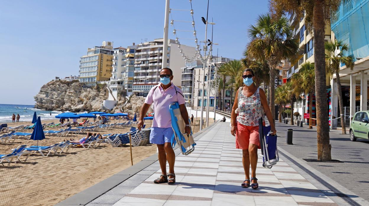 Imagen de unos turistas tomada en la localidad de Benidorm