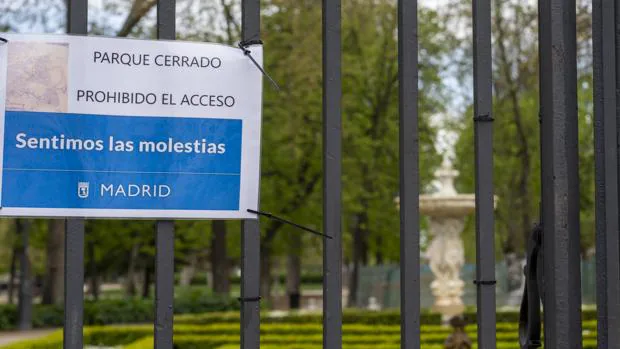 El Retiro y otros ocho parques de Madrid, cerrados desde las 18 horas por fuertes rachas de viento