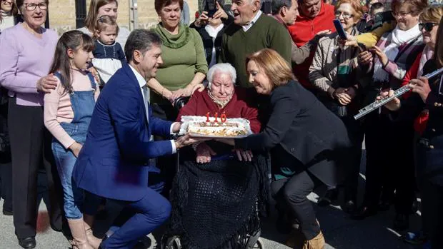 Muere a los 110 años en Navaluenga (Ávila) María Varas, la «tía María»