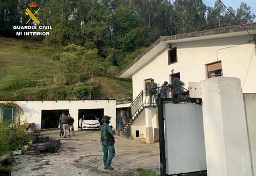 Cae una organización criminal que introdujo en Francia 2,6 toneladas de marihuana desde Bilbao