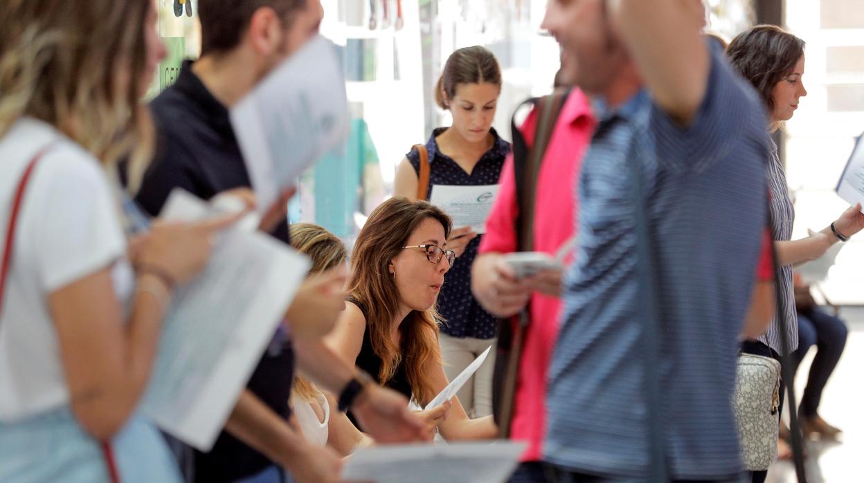 Imagen de varios opositores en las pruebas de Infantil y Primaria celebradas en 2018