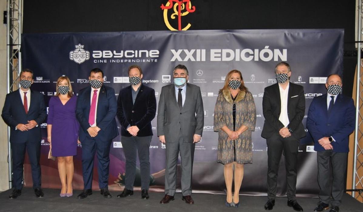José Manuel Rodríguez Uribes, ministro de Cultura y Deporte (cuarto por la derecha), inauguró el XXII Festival Abycine