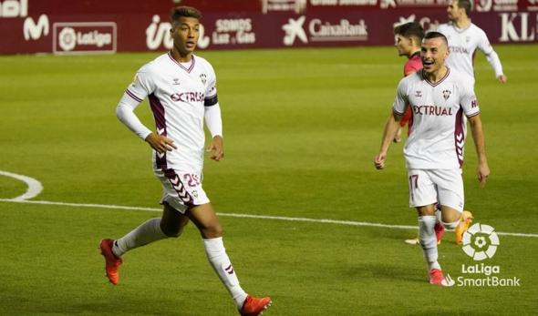 2-1: El Albacete Balompié prosigue su escalada a costa del Rayo