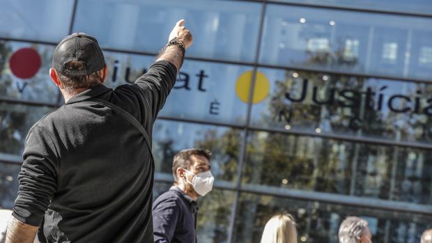 Un hombre se enfrenta a nueve años de prisión por apalizar a su pareja embarazada hasta el aborto