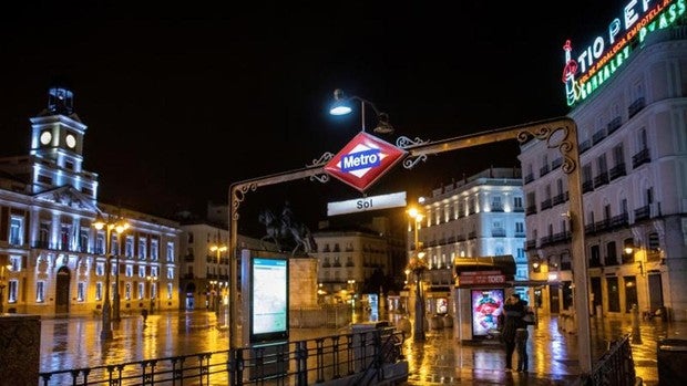 Metro estudia adelantar el cierre de las estaciones ante el toque de queda