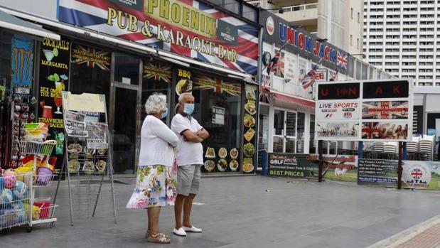 «Es inaceptable»: el Gobierno excluye del sector turismo a los bares de Benidorm y los deja sin ayudas