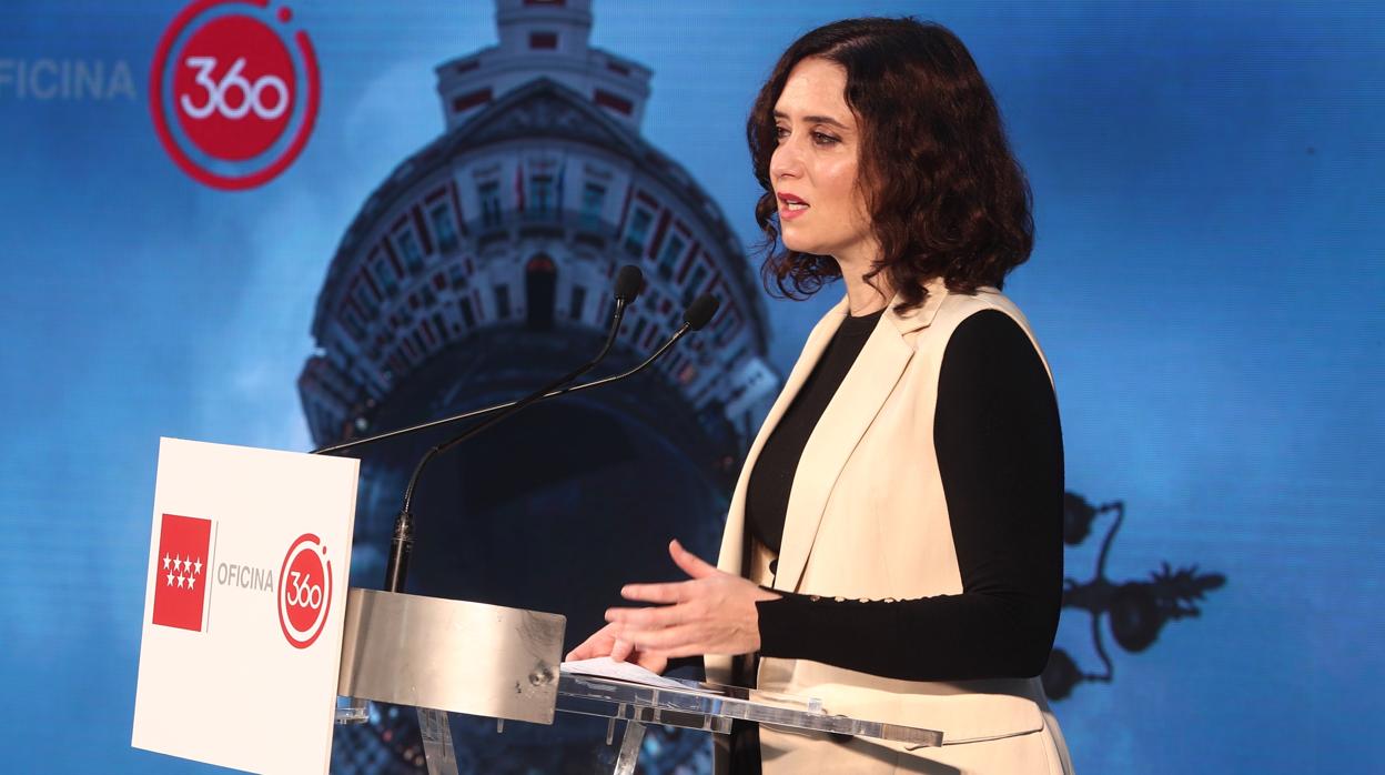 La presidenta de la Comunidad de Madrid, Isabel Díaz Ayuso, presenta el proyecto piloto de Oficina 360