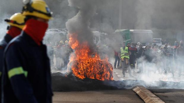 El árbitro que media entre Alcoa y los trabajadores rechaza parar las cubas en este momento