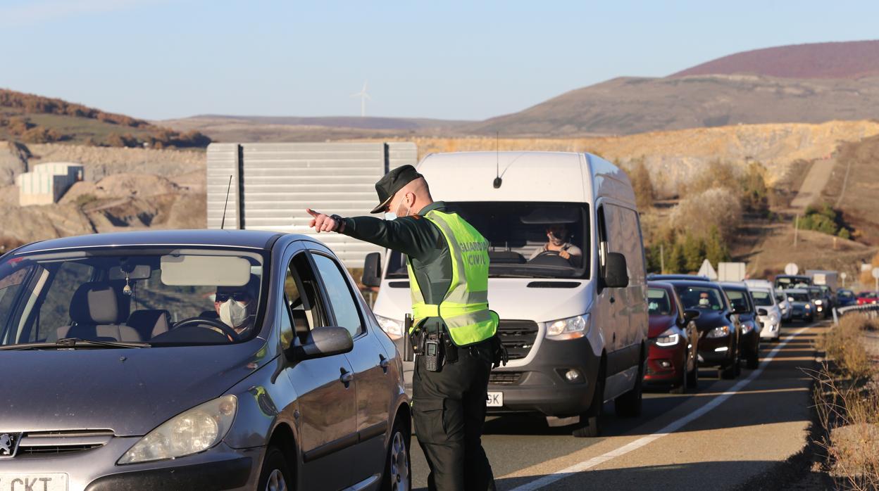Control de la Guardia Civil este viernes en las fronteras de Castilla y León por su cierre perimetral
