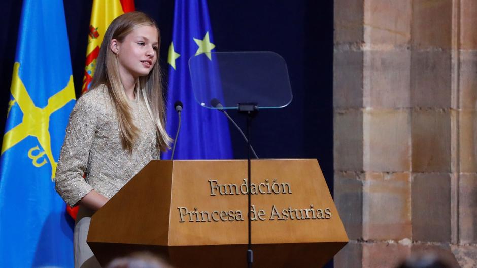 La Princesa Leonor pronunciando su discurso en los últimos premios Princesa de Asturias