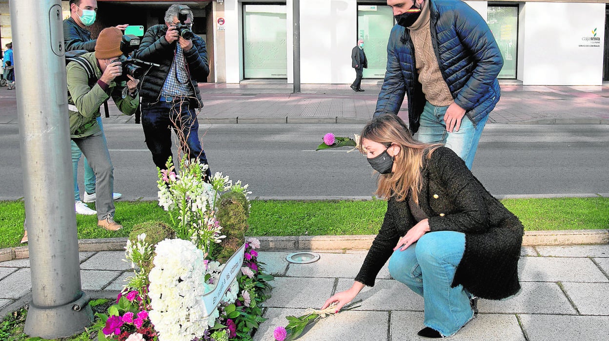 Homenaje a las víctimas del Covid-19 ayer en Burgos